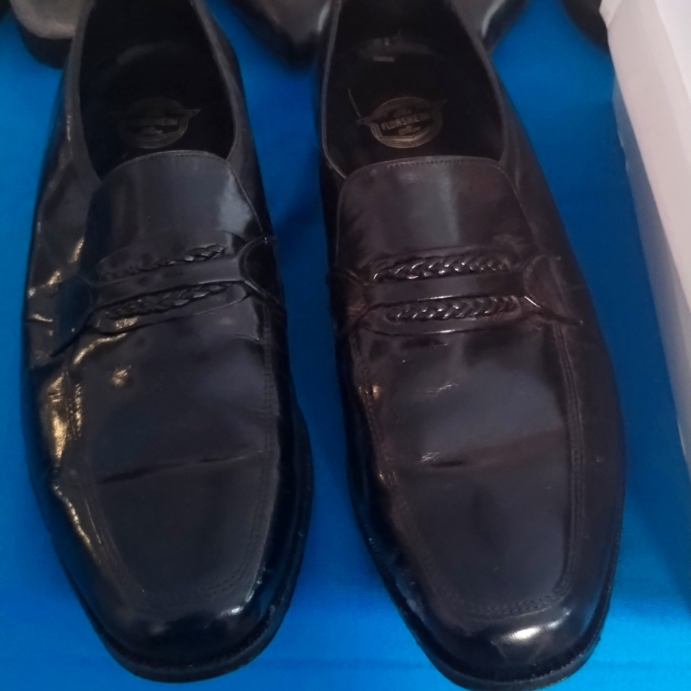 Men's dress shoes